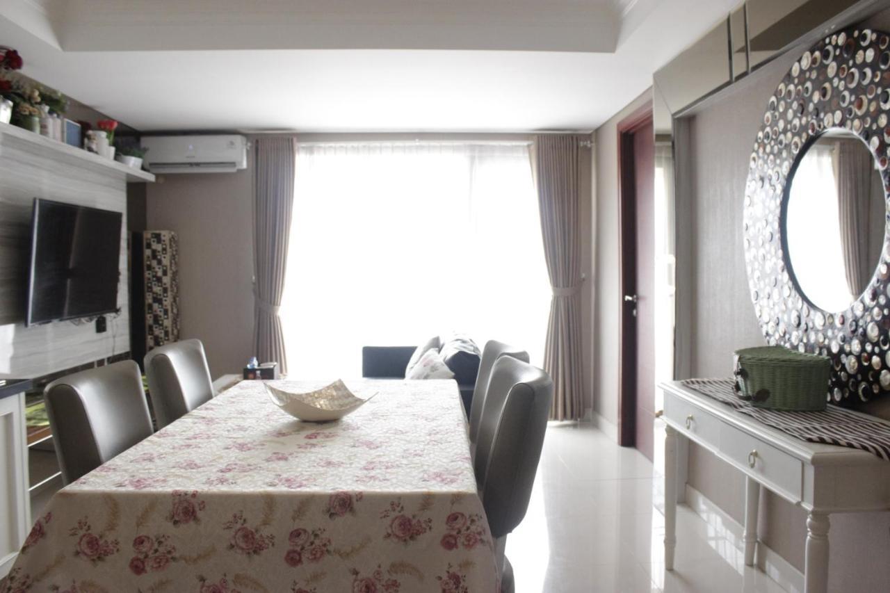 Cozy 2br At Tamansari Tera Near Bip By Travelio Apartemen *