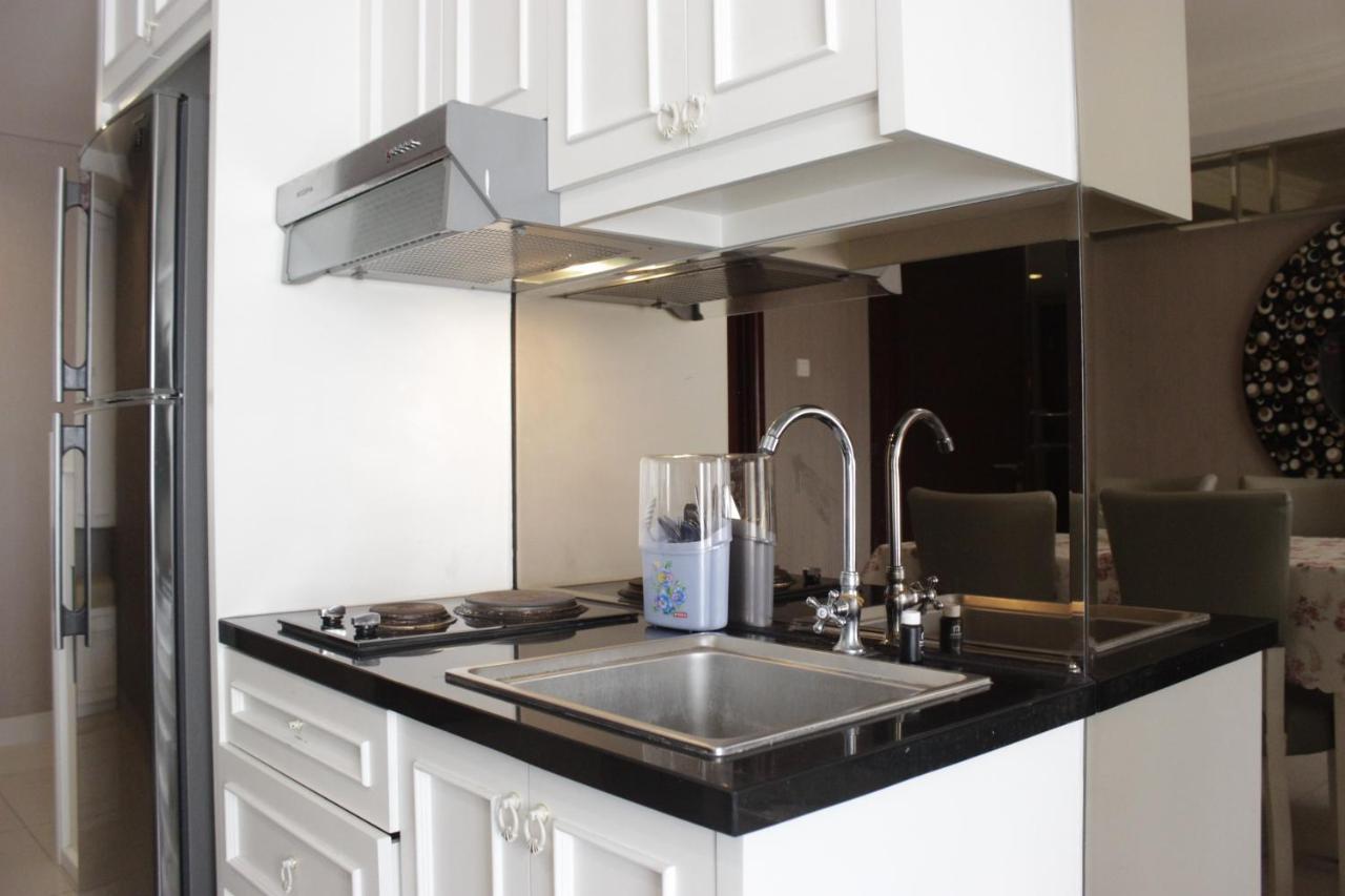 Cozy 2br At Tamansari Tera Near Bip By Travelio Apartemen